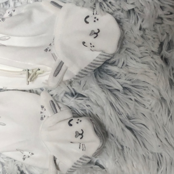 Carter’s white and gray bunny footie - Picture 3 of 6